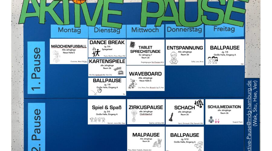 Tafel mit Wochenplan für aktive Pausenangebote in einer Schule, inklusive Sport und Entspannung.